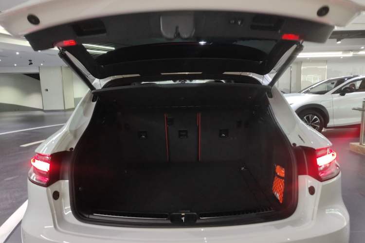 Used Porsche Macan 2018 Macan 2.0T Trunk