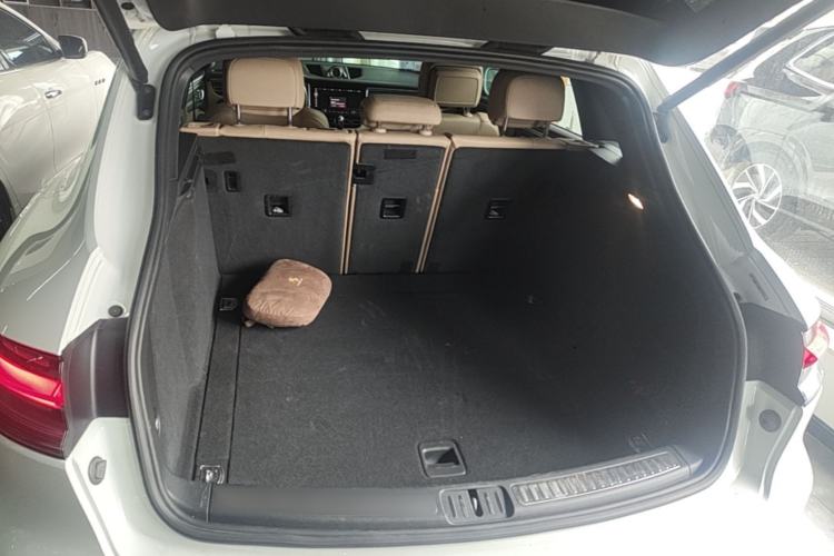 Used Porsche Macan 2018 Macan 2.0T Trunk