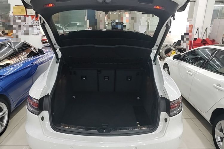 Used Porsche Macan 2018 Macan 2.0T Trunk