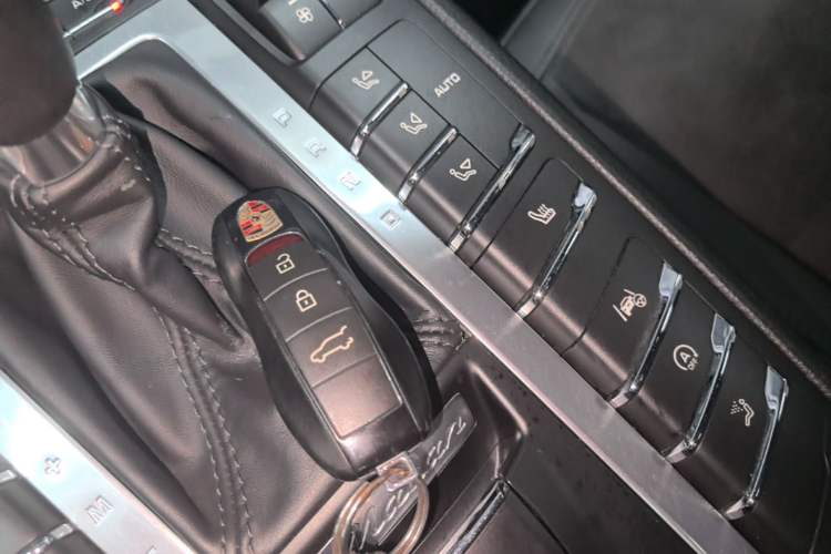 Used Porsche Macan 2018 Macan 2.0T Vehicle Key