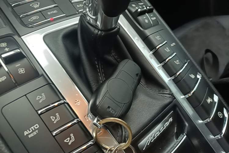Used Porsche Macan 2018 Macan 2.0T Vehicle Key