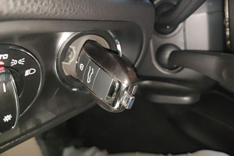 Used Porsche Macan 2018 Macan 2.0T Vehicle Key