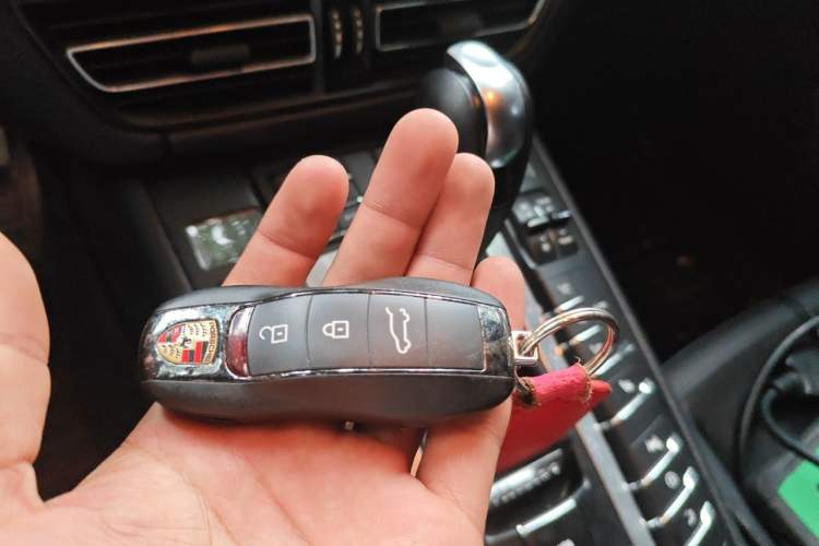 Used Porsche Macan 2018 Macan 2.0T Vehicle Key