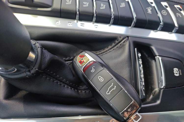 Used Porsche Macan 2018 Macan 2.0T Vehicle Key