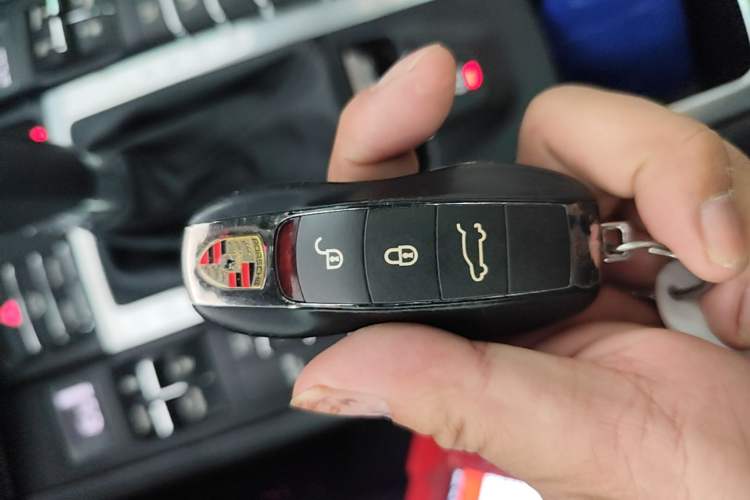 Used Porsche Macan 2018 Macan 2.0T Vehicle Key