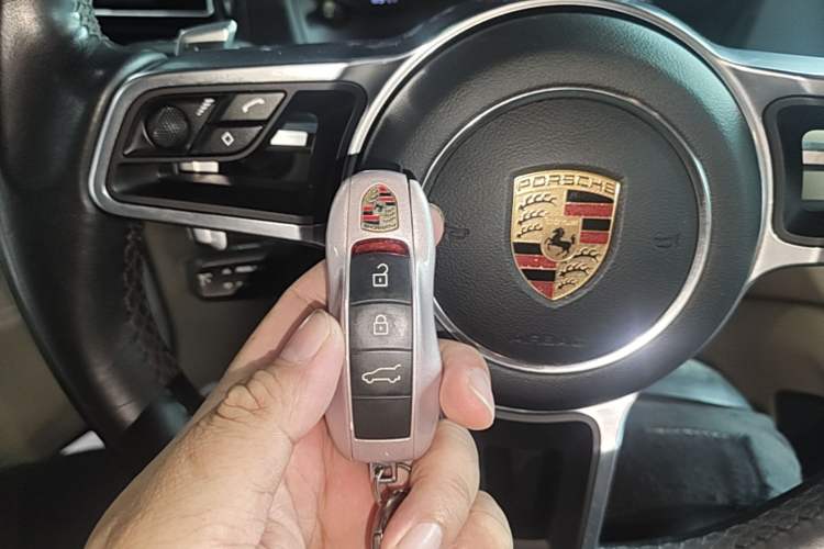 Used Porsche Macan 2018 Macan 2.0T Vehicle Key