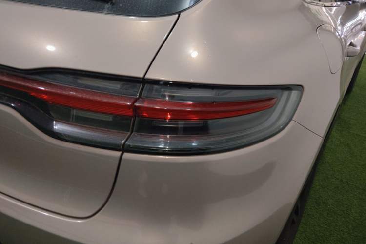 Used Porsche Macan 2018 Macan 2.0T Exterior 3
