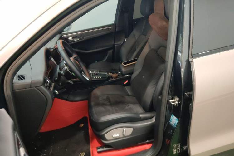 Used Porsche Macan 2018 Macan 2.0T Left Front Seat