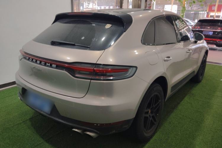 Used Porsche Macan 2018 Macan 2.0T Rear Right 45 Deg