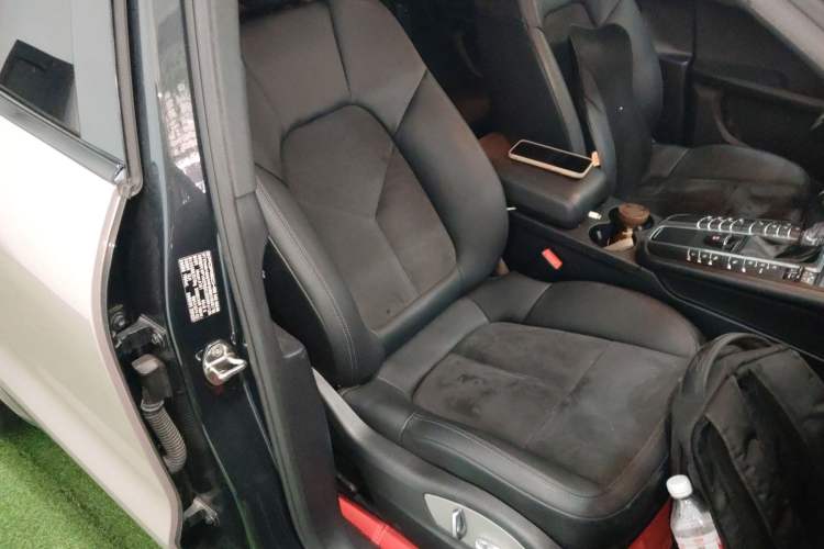 Used Porsche Macan 2018 Macan 2.0T Right Front Seat