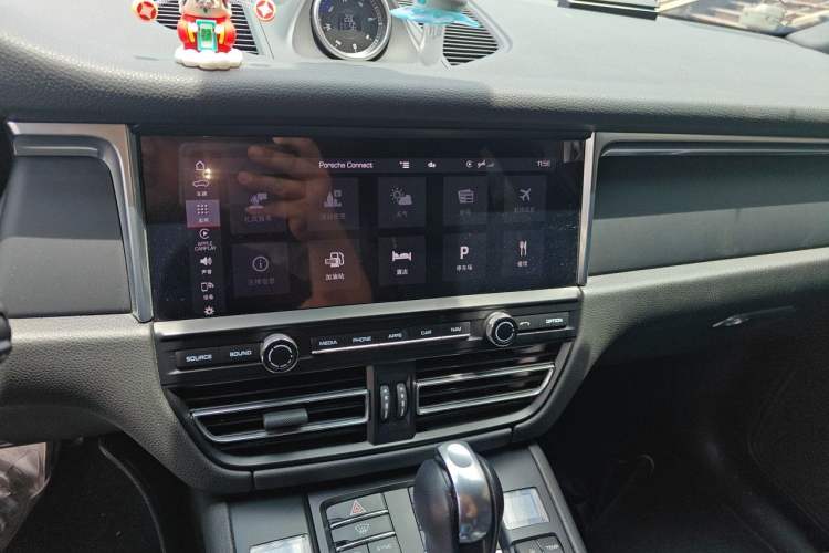 Used Porsche Macan 2020 Macan 2.0T Audio And AC Panel
