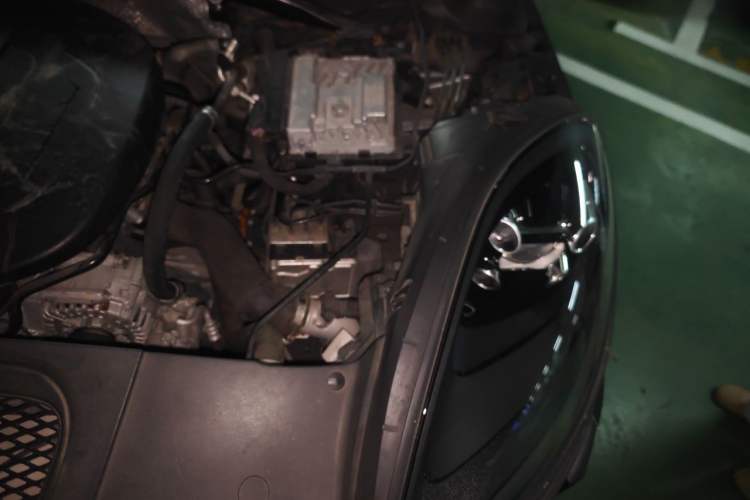 Used Porsche Macan 2020 Macan 2.0T Engine Bay Left