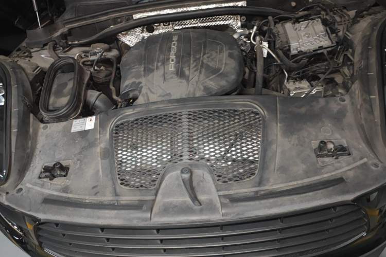 Used Porsche Macan 2020 Macan 2.0T Engine Bay