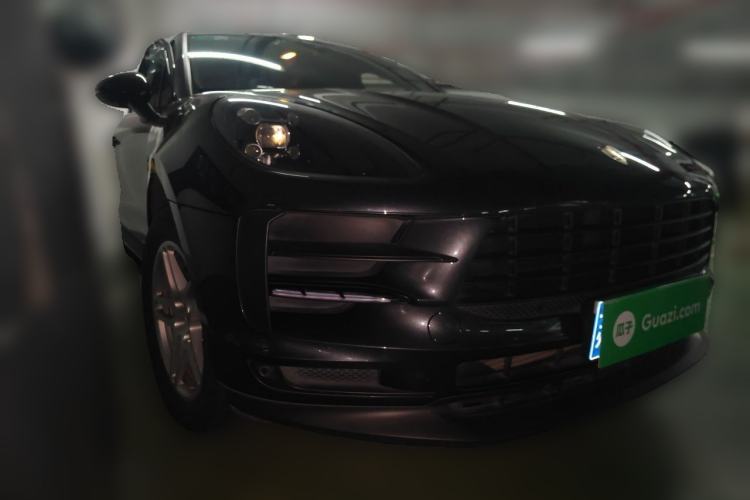 Used Porsche Macan 2020 Macan 2.0T Front Right 45 Deg