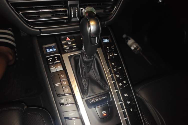 Used Porsche Macan 2020 Macan 2.0T Gear Lever