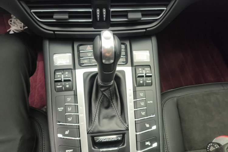Used Porsche Macan 2020 Macan 2.0T Gear Lever