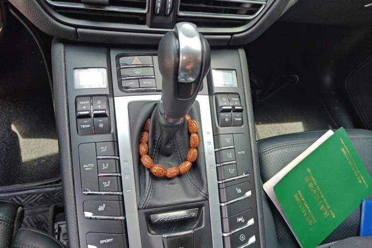 Used Porsche Macan 2020 Macan 2.0T Gear Lever