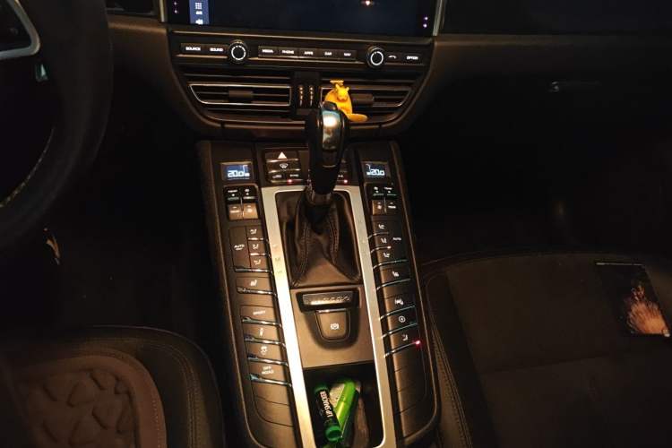 Used Porsche Macan 2020 Macan 2.0T Gear Lever