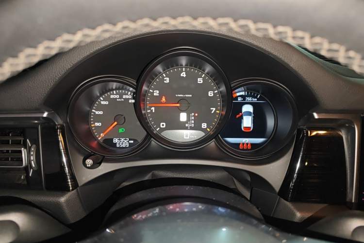 Used Porsche Macan 2020 Macan 2.0T Instrument Cluster