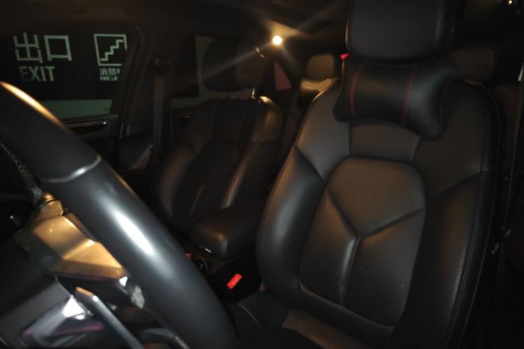 Used Porsche Macan 2020 Macan 2.0T Left Front Seat