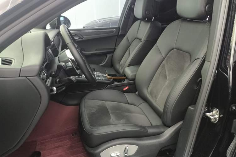 Used Porsche Macan 2020 Macan 2.0T Left Front Seat