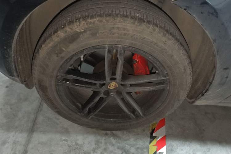 Used Porsche Macan 2020 Macan 2.0T Left Front Wheel Hub