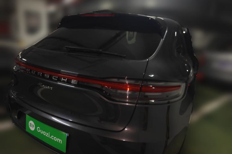 Used Porsche Macan 2020 Macan 2.0T Rear Right 45 Deg