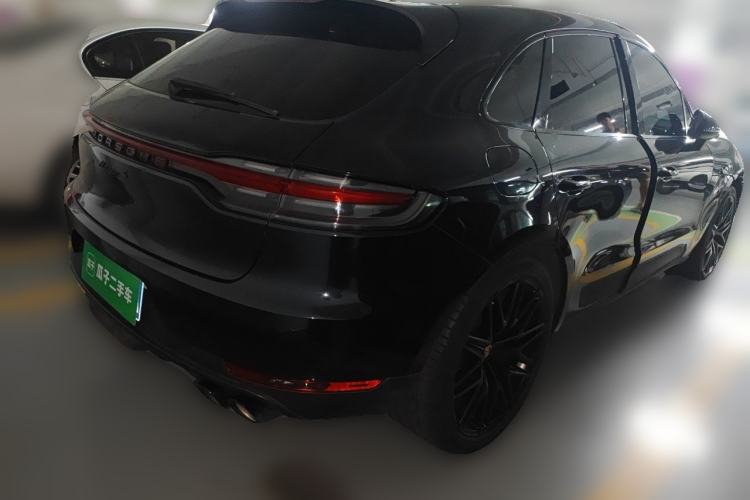 Used Porsche Macan 2020 Macan 2.0T Rear Right 45 Deg
