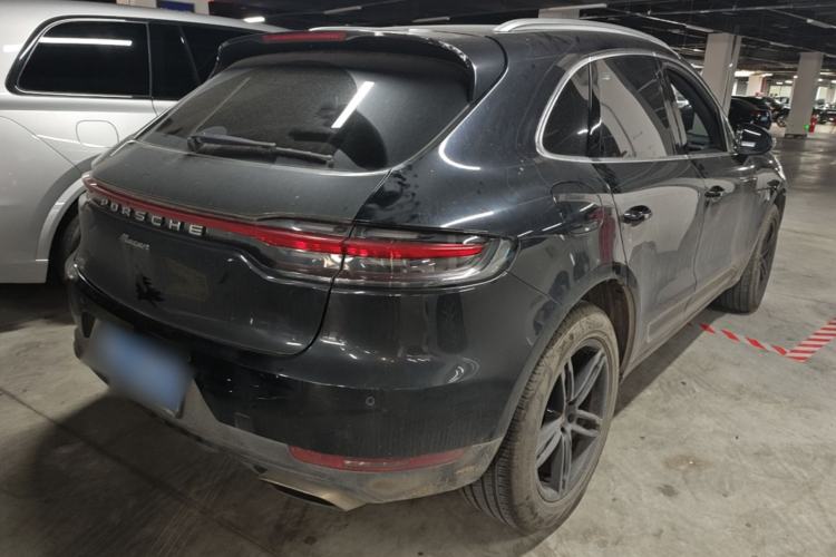 Used Porsche Macan 2020 Macan 2.0T Rear Right 45 Deg