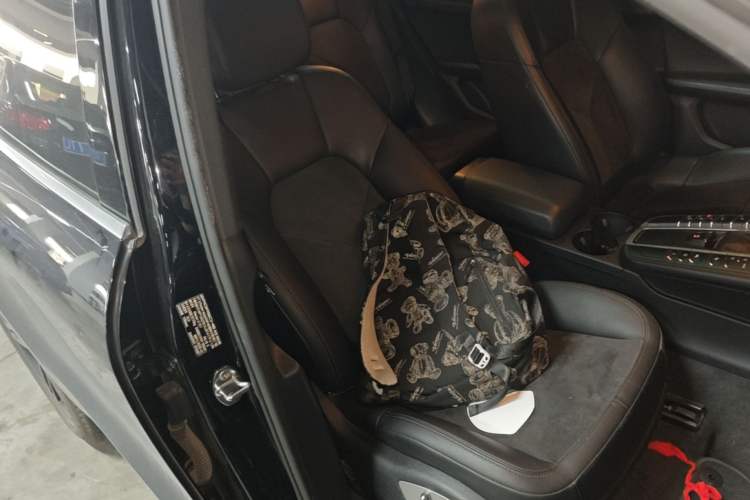 Used Porsche Macan 2020 Macan 2.0T Right Front Seat