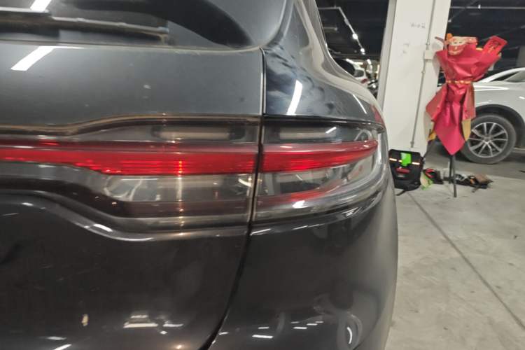 Used Porsche Macan 2020 Macan 2.0T Right Rear Taillight