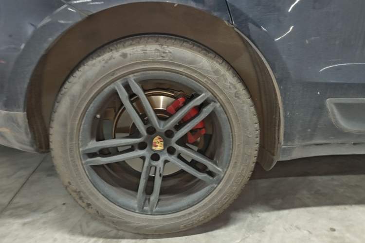 Used Porsche Macan 2020 Macan 2.0T Right Rear Wheel Hub