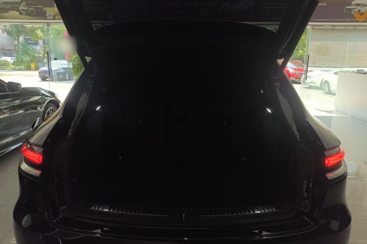 Used Porsche Macan 2020 Macan 2.0T Trunk
