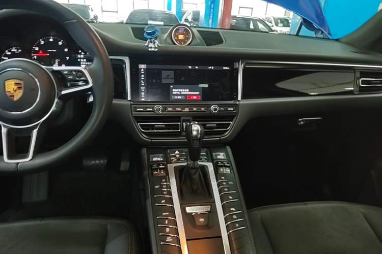 Used Porsche Macan 2020 Macan 2.0T Audio And AC Panel