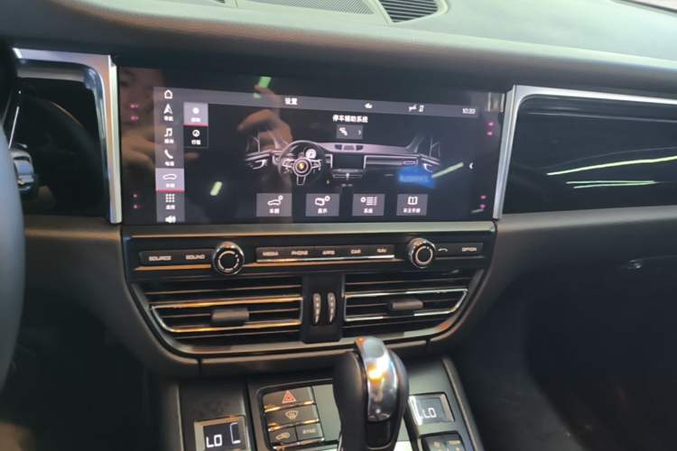Used Porsche Macan 2020 Macan S 3.0T Audio And AC Panel