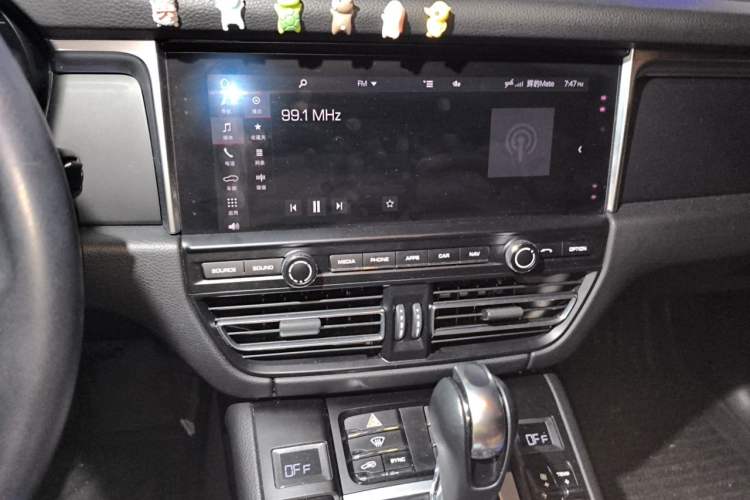 Used Porsche Macan 2020 Macan 2.0T Audio And AC Panel