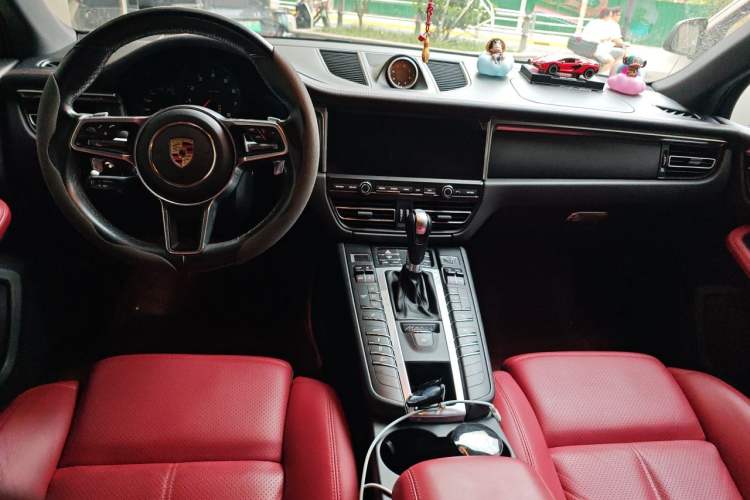 Used Porsche Macan 2020 Macan 2.0T Center Console