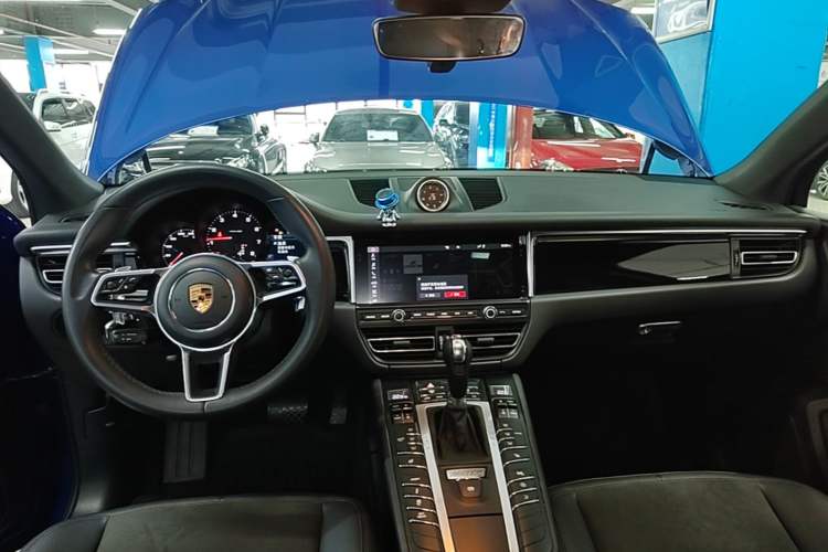 Used Porsche Macan 2020 Macan 2.0T Center Console