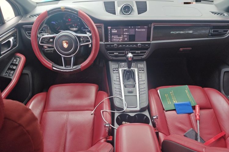 Used Porsche Macan 2020 Macan 2.0T Center Console