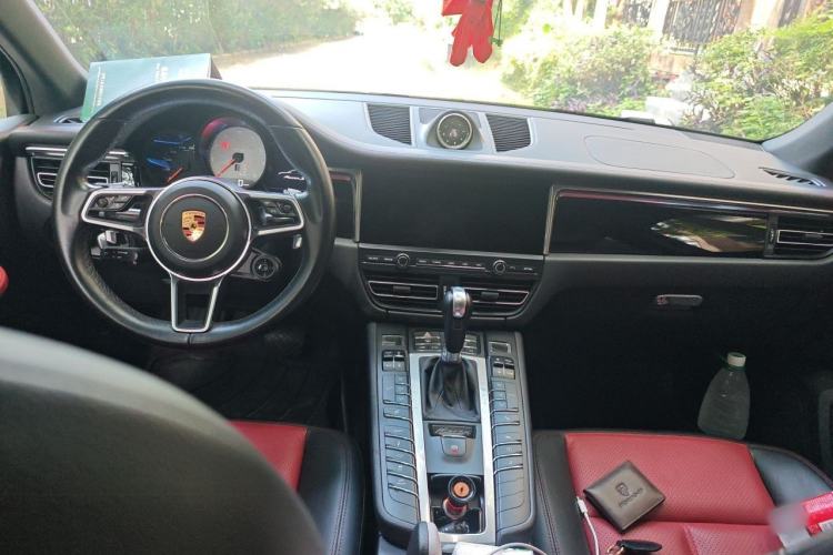 Used Porsche Macan 2020 Macan S 3.0T Center Console