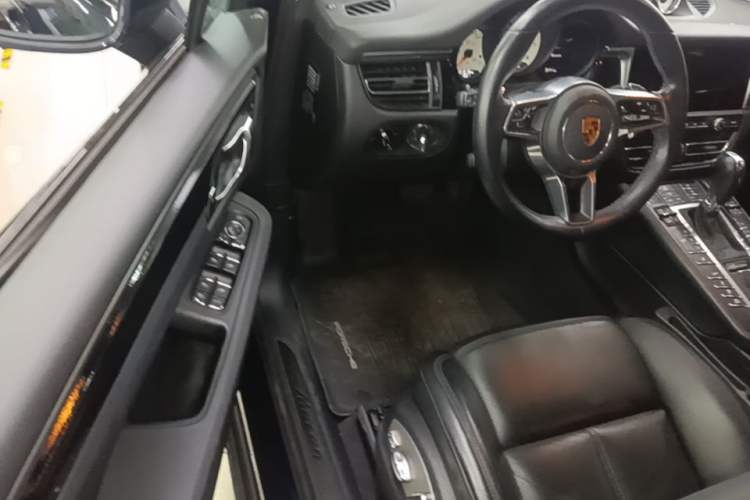 Used Porsche Macan 2020 Macan 2.0T Driver Seat