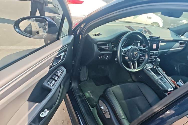 Used Porsche Macan 2020 Macan 2.0T Driver Seat