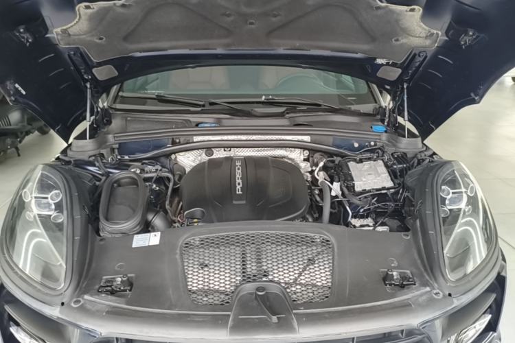 Used Porsche Macan 2020 Macan 2.0T Engine Bay
