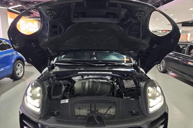 Used Porsche Macan 2020 Macan 2.0T Engine Bay