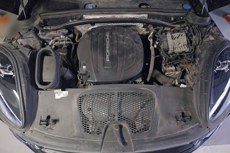 Used Porsche Macan 2020 Macan 2.0T Engine Bay