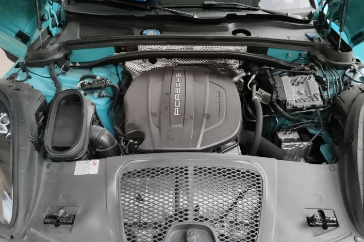 Used Porsche Macan 2020 Macan 2.0T Engine Bay