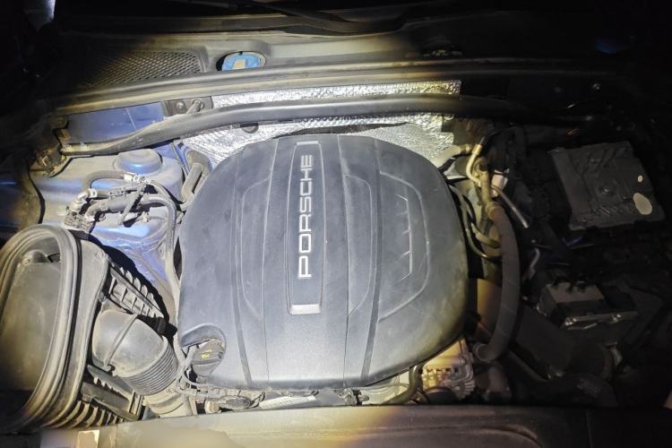 Used Porsche Macan 2020 Macan 2.0T Engine Bay