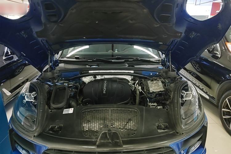 Used Porsche Macan 2020 Macan 2.0T Engine Bay