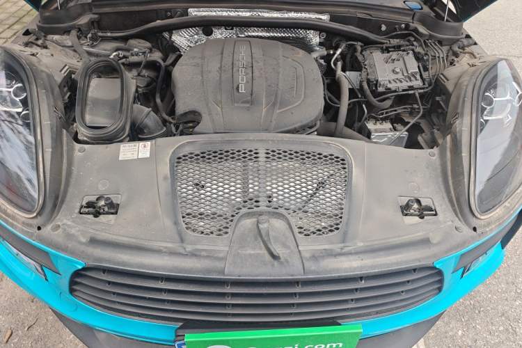 Used Porsche Macan 2020 Macan 2.0T Engine Bay