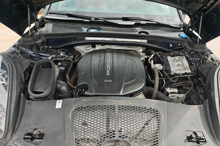Used Porsche Macan 2020 Macan 2.0T Engine Bay